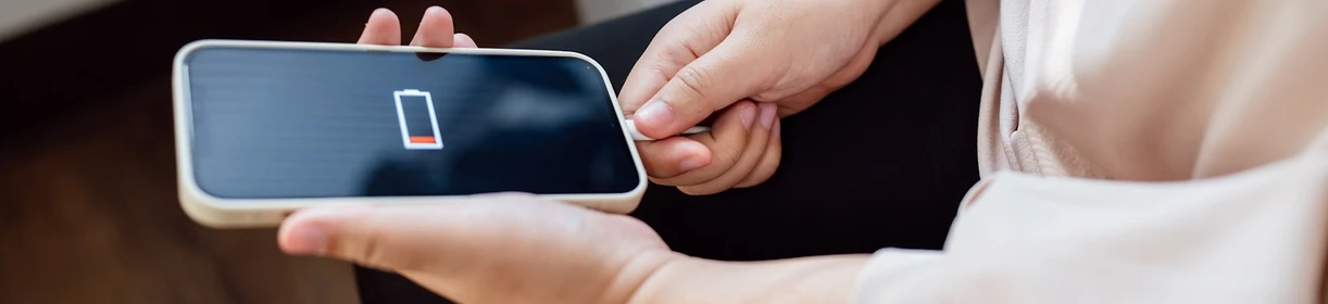 Handy lädt nicht mehr: Das kannst du tun(© AdobeStock, Charlie's)
Handy lädt nicht mehr: Das kannst du tun